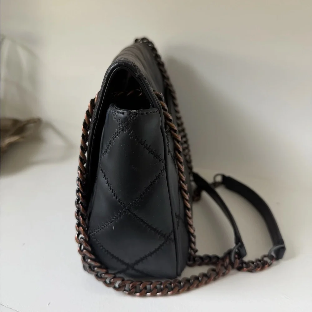 Tory Burch Willa Quilted Leather Shoulder Bag in Black with Chain Strap